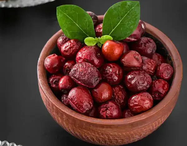 مقدار مصرف روزانه عناب مضرات عناب بهترین زمان برای خوردن عناب خواص عناب برای مردان فواید و مضرات عناب طرز مصرف عناب خواص عناب برای سرماخوردگی خواص عناب برای کبد
