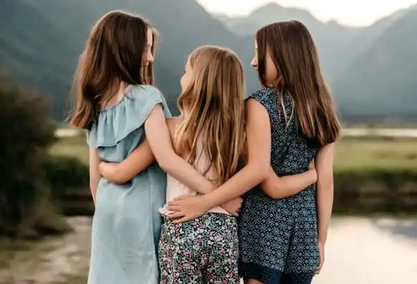 تعبیر خواب دختر فامیل دیدن + برای مرد و زن متاهل و پسر و دختر مجرد