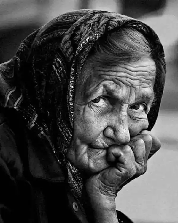 تعبیر خواب پیرزن در خواب دختر مجرد + برای مرد و زن متاهل و پسر مجرد