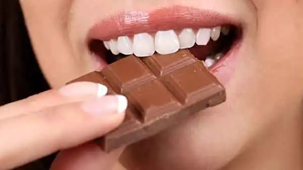 تعبیر خواب شکلات خوردن زن متاهل + برای مرد و زن متاهل و پسر و دختر مجرد