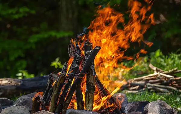 تعبیر خواب آتش چیست + برای مرد و زن متاهل و پسر و دختر مجرد