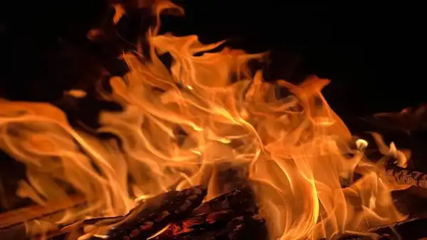آتش در خواب چه تعبیری دارد + برای مرد و زن متاهل و پسر و دختر مجرد