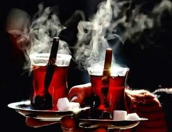تعبیر خواب چای با قند خوردن + برای مرد و زن متاهل و پسر و دختر مجرد