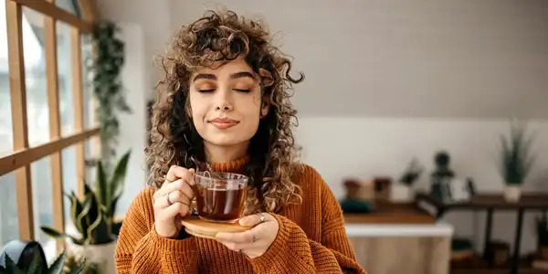 تعبیر خواب چای خوردن دیگران + برای مرد و زن متاهل و پسر و دختر مجرد