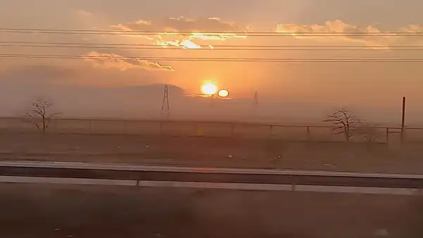 تعبیر خواب دیدن دو خورشید در آسمان + برای مرد و زن متاهل و پسر و دختر مجرد