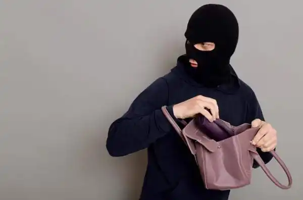 تعبیر خواب دزد بودن برای زن متاهل + برای مرد و زن متاهل و پسر و دختر مجرد