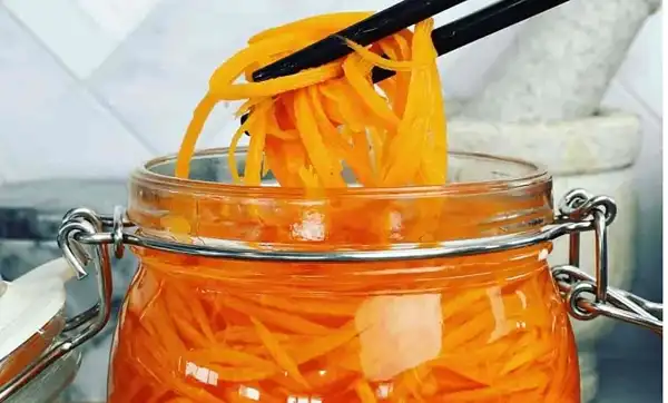 تعبیر خواب خوردن ترشی هویج + برای مرد و زن متاهل و پسر و دختر مجرد