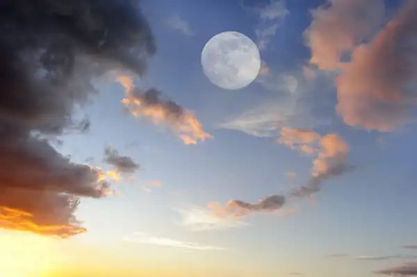 تعبیر خواب خورشید و ماه + برای مرد و زن متاهل و پسر و دختر مجرد