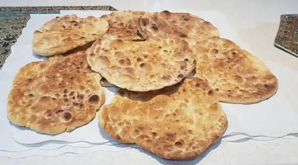 تعبیر خواب نان داغ و تازه برای زن متاهل + برای مرد و زن متاهل و پسر و دختر مجرد