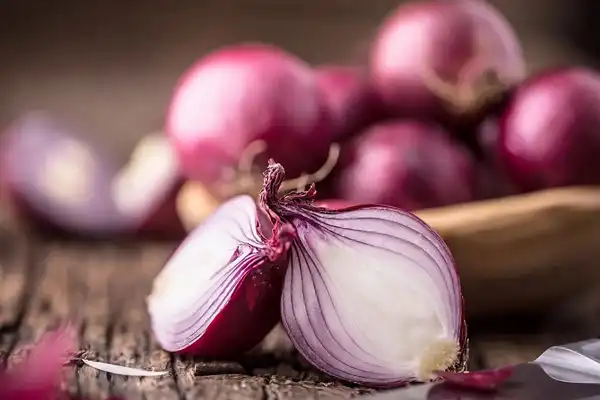 تعبیر خواب پیاز قرمز برای زن متاهل + برای مرد و زن متاهل و پسر و دختر مجرد