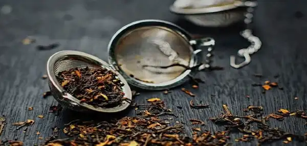 تعبیر خواب تفاله چای + برای مرد و زن متاهل و پسر و دختر مجرد