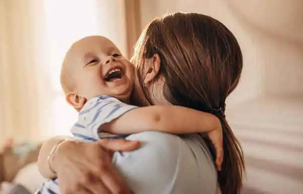 تعبیر خواب آغوش برای زن متاهل + برای مرد و زن متاهل و پسر و دختر مجرد