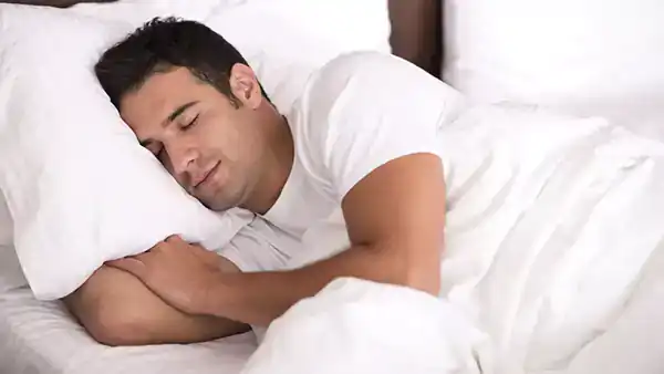 آیا خواب بعد از اذان صبح تعبیر دارد + برای مرد و زن متاهل و پسر و دختر مجرد