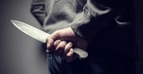 تعبیر خواب چاقو خوردن برای زن متاهل + برای مرد و زن متاهل و پسر و دختر مجرد