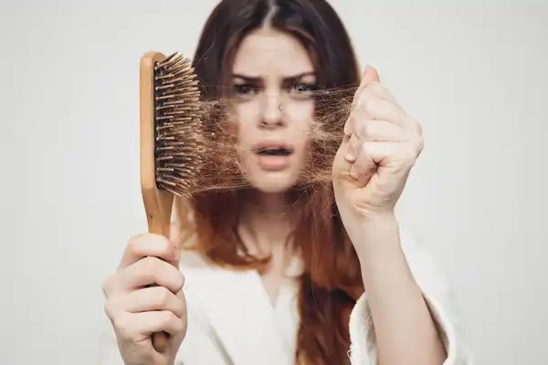 تعبیر خواب ریزش مو برای زن متاهل + برای مرد و زن متاهل و پسر و دختر مجرد