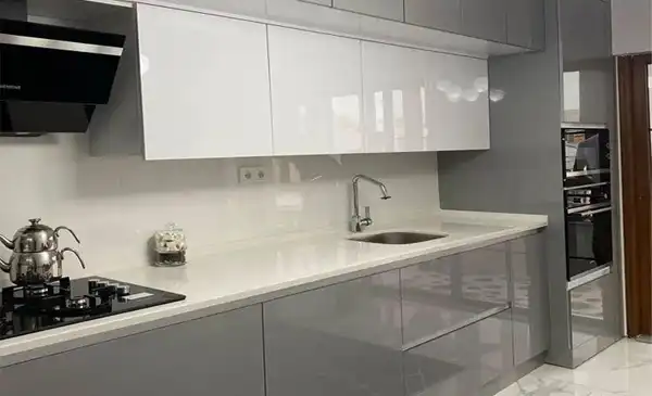 هایگلاس مدل کابینت آشپزخانه ایرانی جدید + دکوراسیونی خاص و دلباز با کابینت هایگلاس