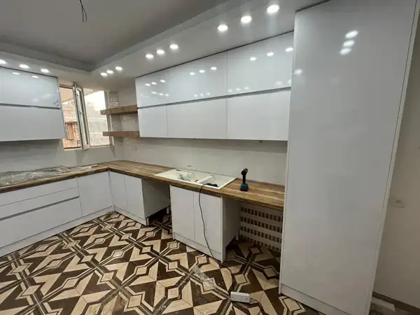 هایگلاس مدل کابینت آشپزخانه ایرانی جدید + دکوراسیونی خاص و دلباز با کابینت هایگلاس