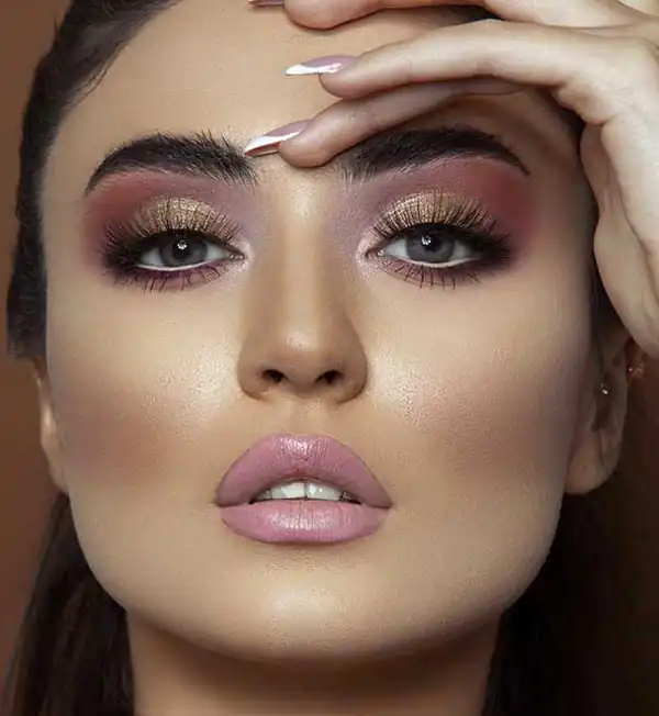 مدل عروس جدید سبک اروپایی با آرایش مات و تمرکز بر جزئیات ظریف چهره