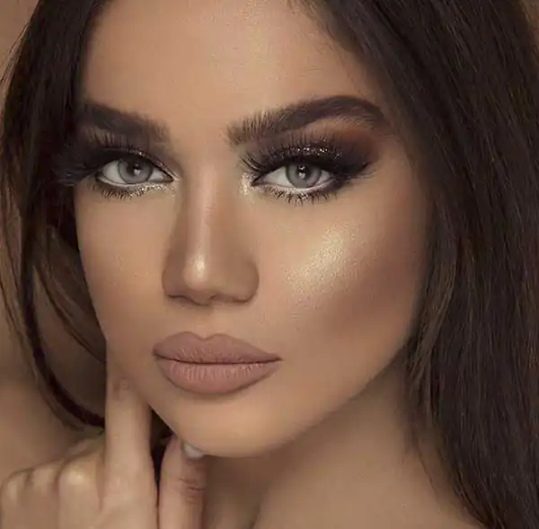 مدل عروس جدید سبک اروپایی با آرایش مات و تمرکز بر جزئیات ظریف چهره