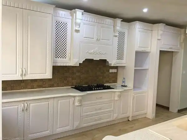 مدل کابینت ساده برای بزرگ نشان دادن فضای آشپزخانه به سبک مدرن و کلاسیک