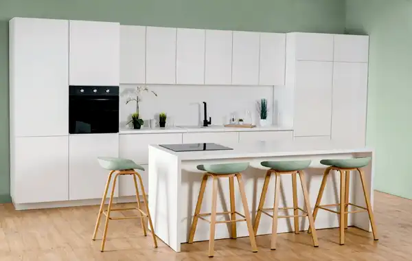 مدل کابینت ساده برای بزرگ نشان دادن فضای آشپزخانه به سبک مدرن و کلاسیک