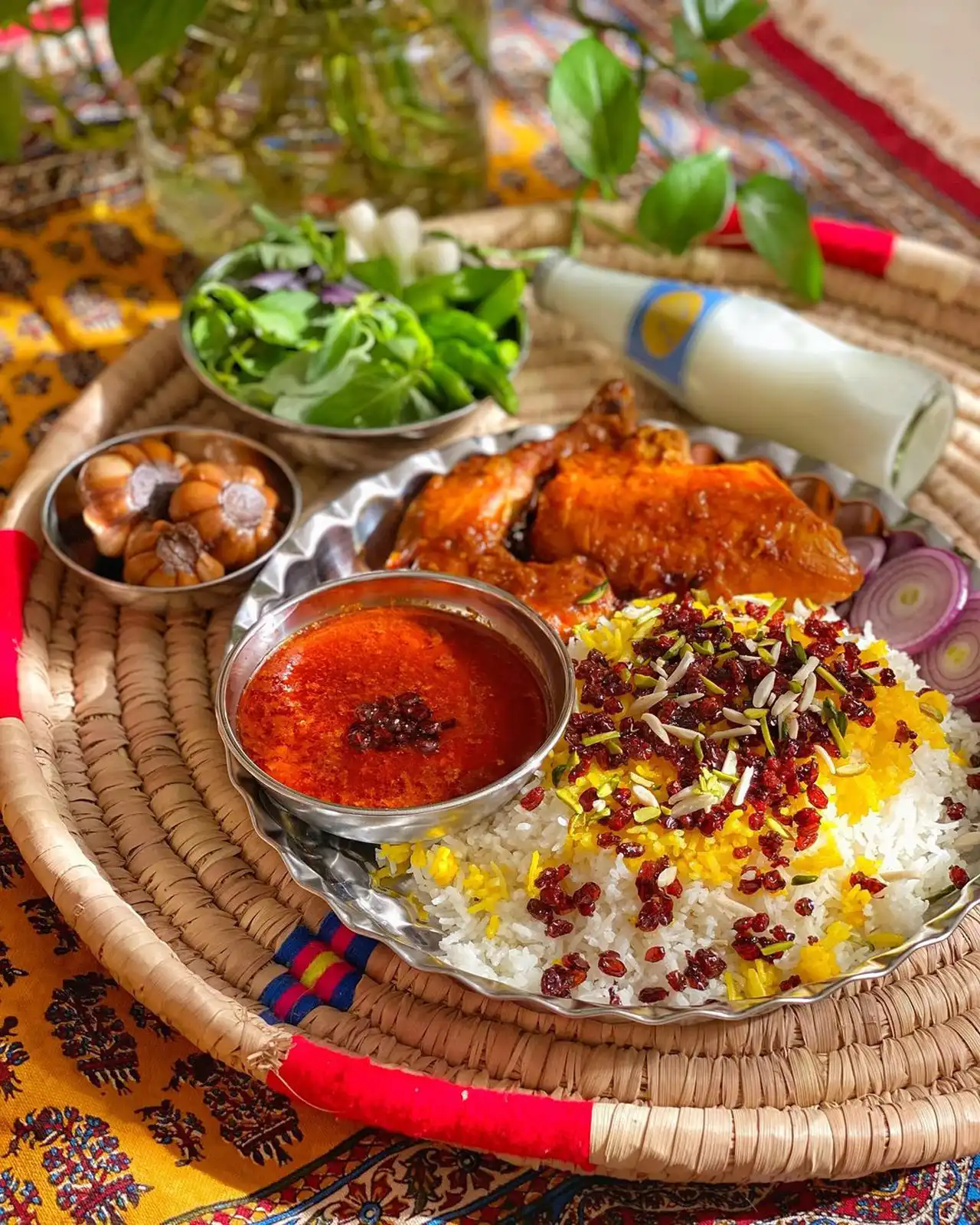 دیزاین زرشک پلو با مرغ + ایده های ساده و بسیار زیبا برای تزیین کردن زرشک پلو با مرغ مجلسی