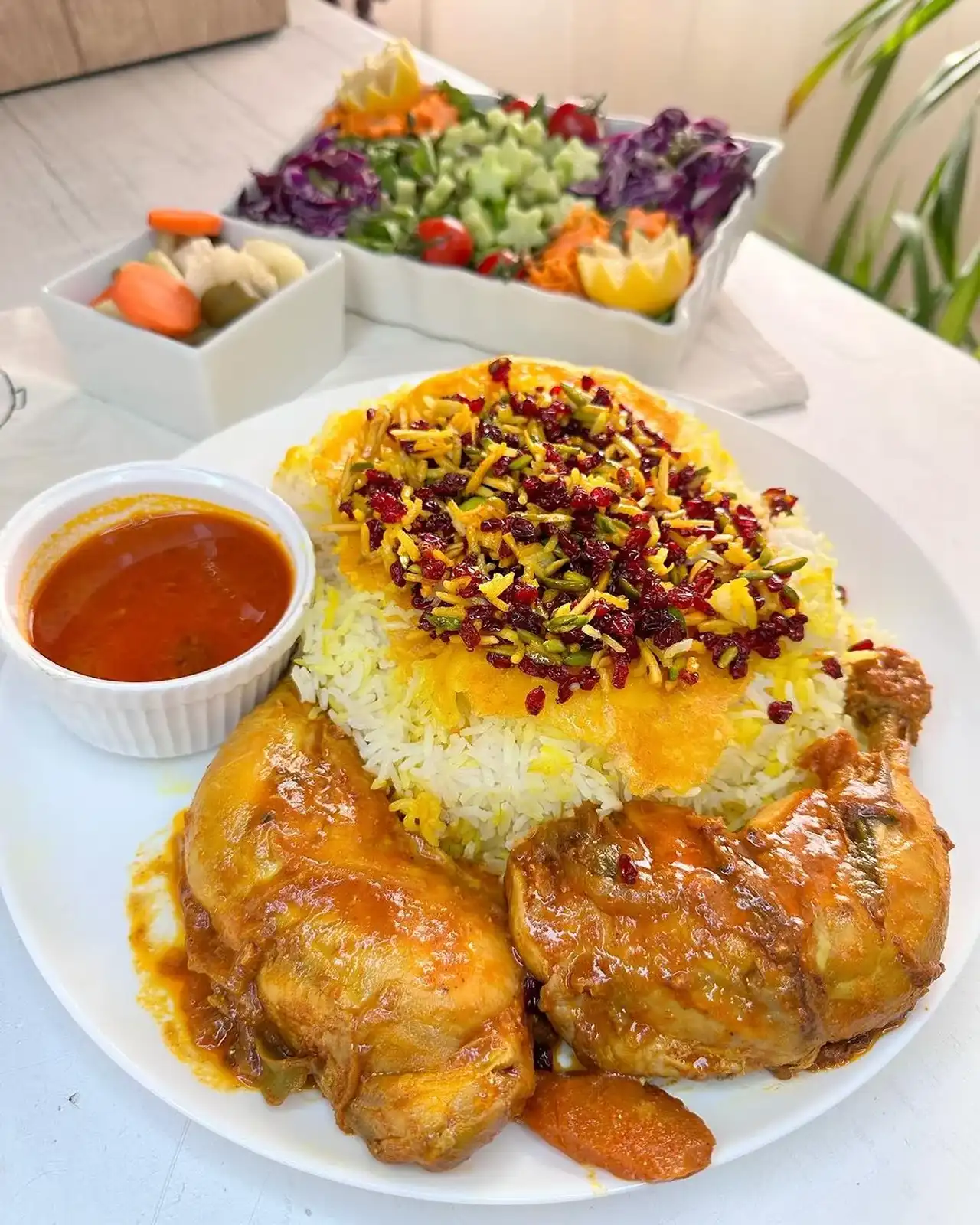 دیزاین زرشک پلو با مرغ + ایده های ساده و بسیار زیبا برای تزیین کردن زرشک پلو با مرغ مجلسی