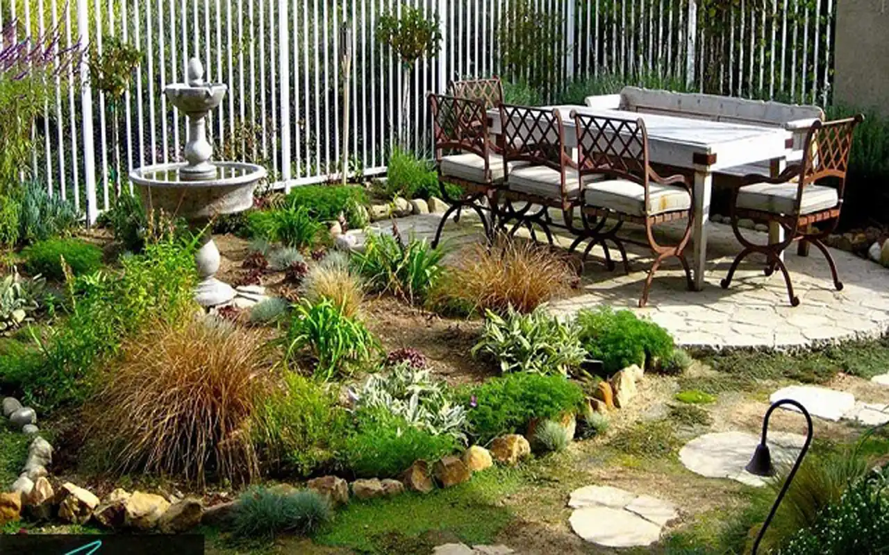 دیزاین حیاط با گل + جدیدترین طراحی باغچه و حیاط با گلهای زینتی بسیار زیبا
