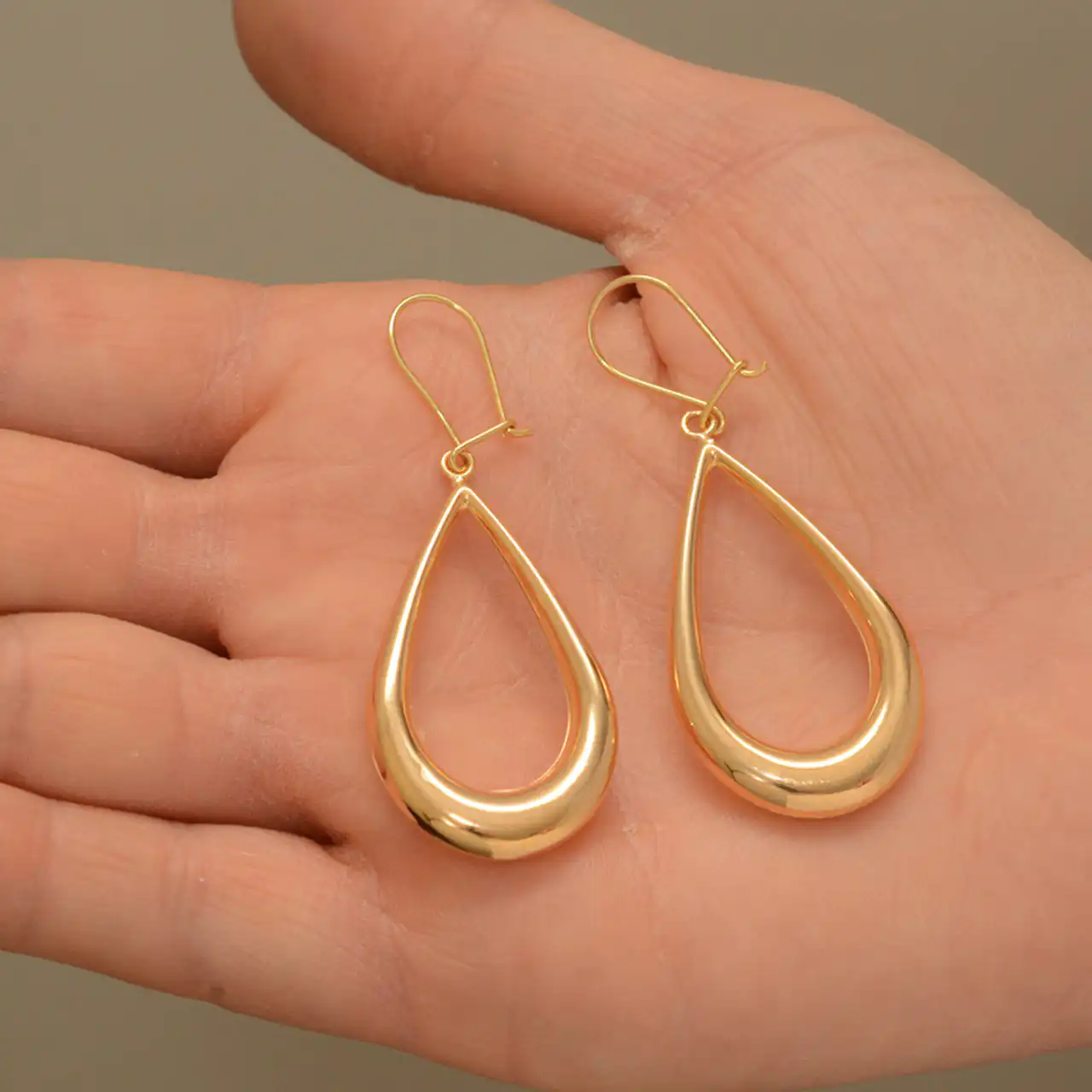 مدل گوشواره اشکی + با دیدن این تصاویر متوجه محبوبیت گوشواره اشکی می شوید