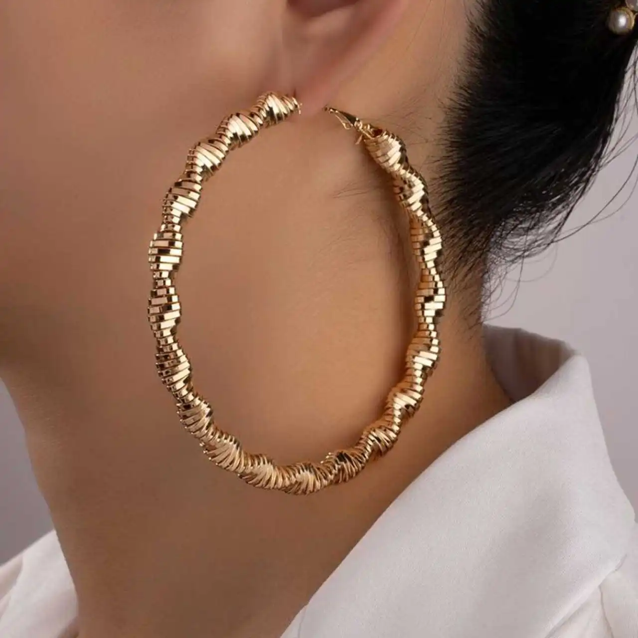 گوشواره طلا بزرگ خاص + شیک ترین و خاص ترین مدل های گوشواره طلا ترند را اینجا ببینید