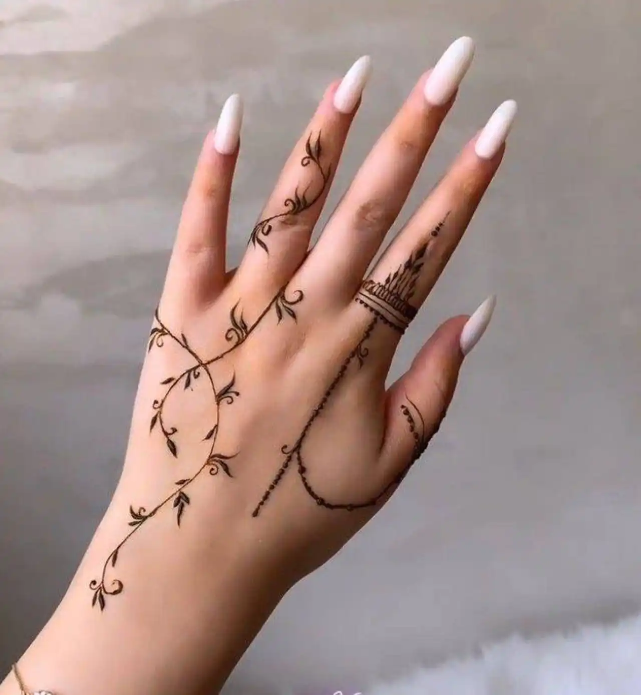 مدل حنا دخترانه + زیباترین مدل های حنا دخترانه برای دست بسیار شیک و لاکچری