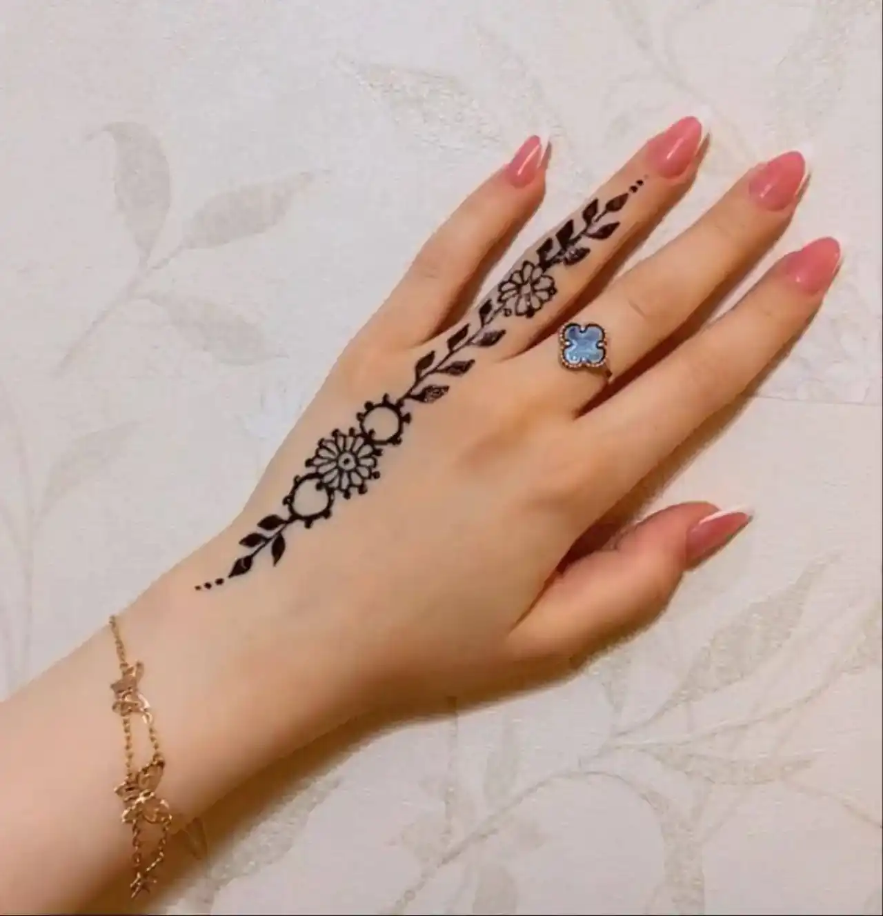 مدل حنا دخترانه + زیباترین مدل های حنا دخترانه برای دست بسیار شیک و لاکچری