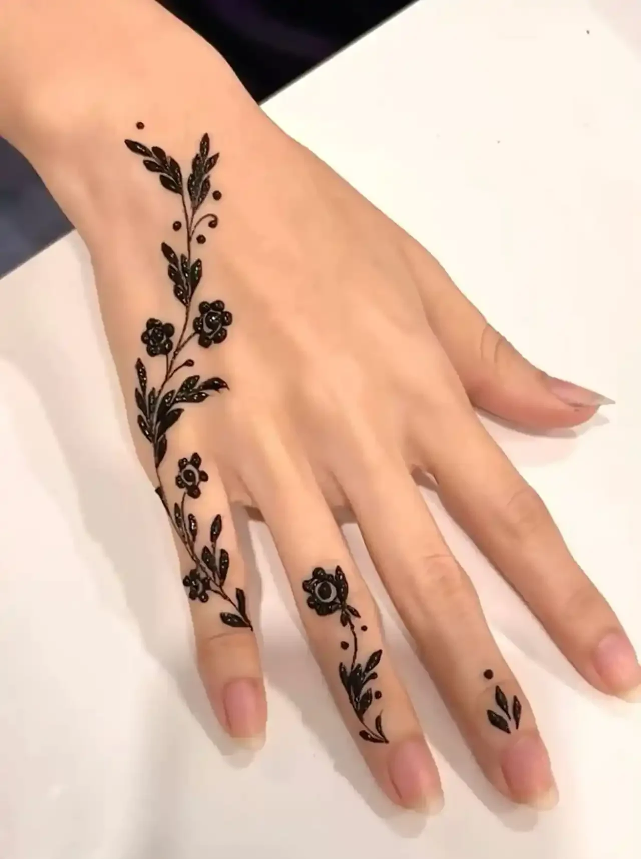 مدل حنا پینترستی + زیباترین مدل های حنا دست که کلی هنر و اصالت پشتشه