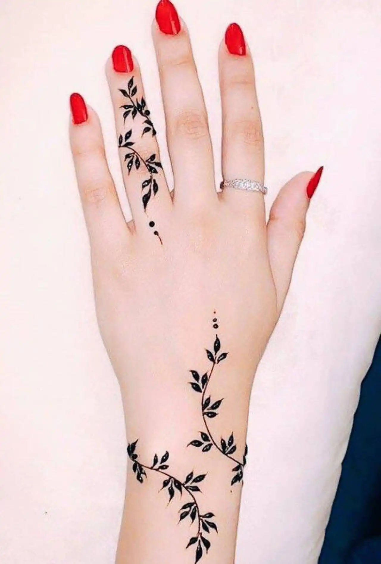 مدل حنا دخترانه + زیباترین مدل های حنا دخترانه برای دست بسیار شیک و لاکچری