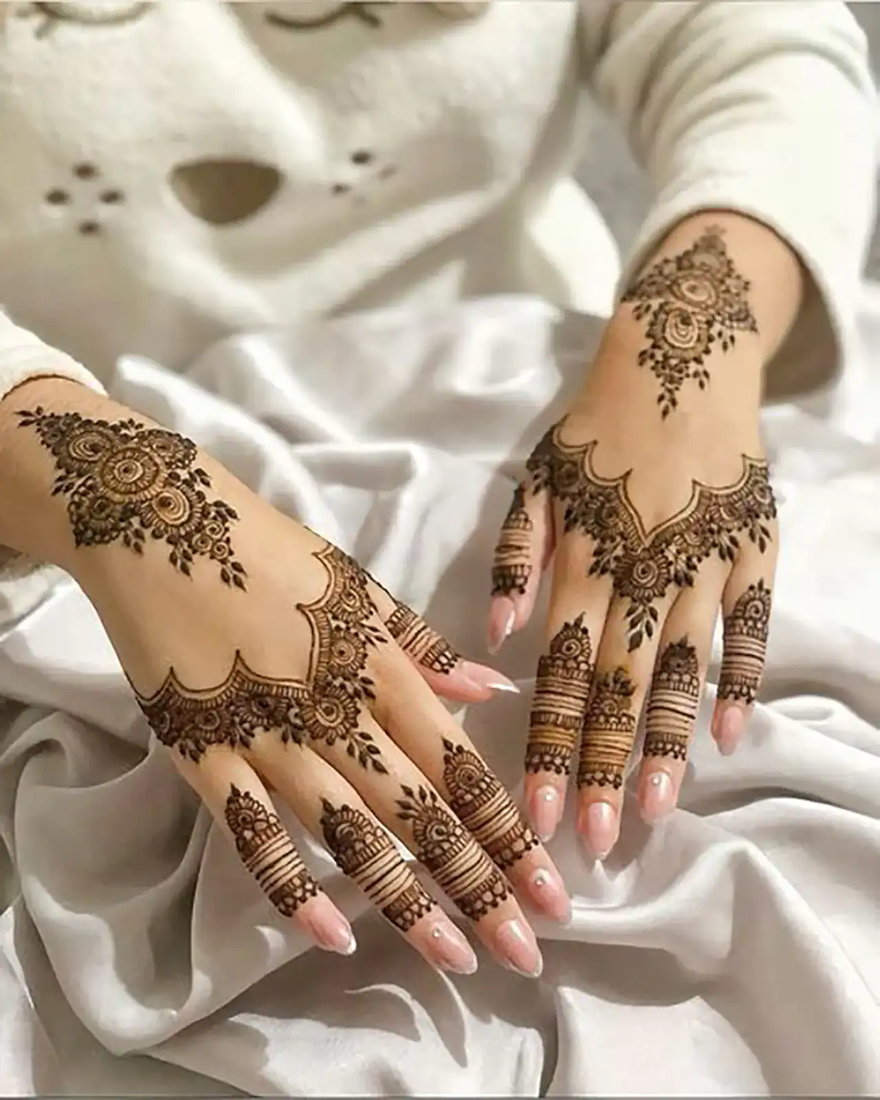 مدل حنا پینترستی + زیباترین مدل های حنا دست که کلی هنر و اصالت پشتشه