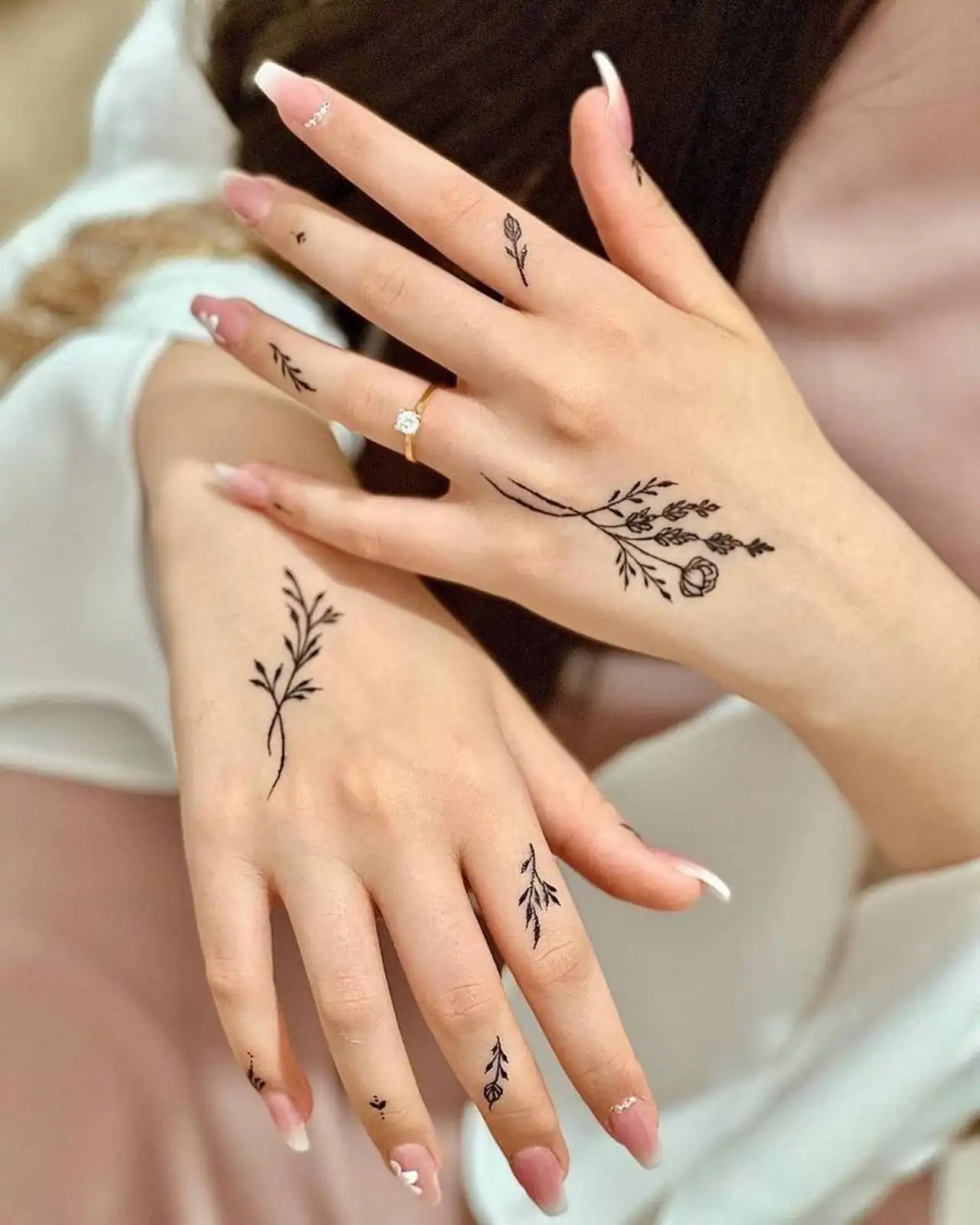 مدل حنا دخترانه + زیباترین مدل های حنا دخترانه برای دست بسیار شیک و لاکچری