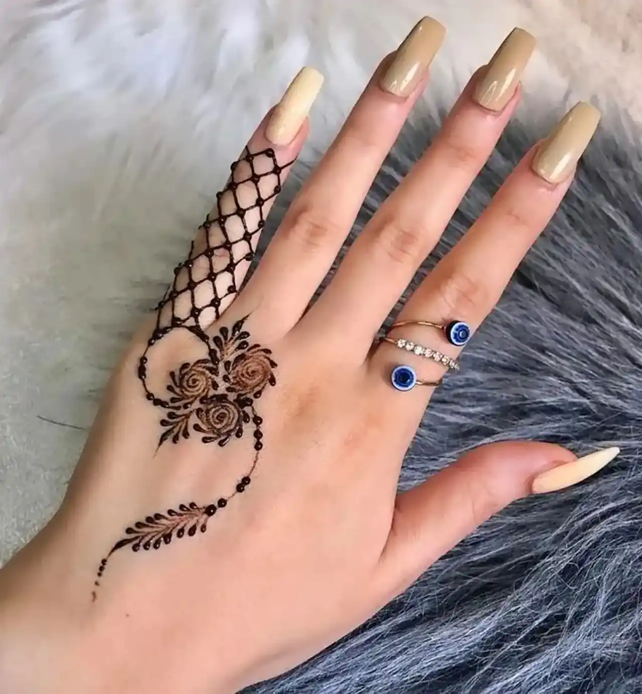 مدل حنا دست + زیباترین مدل های حنا دست پشت و رو بسیار زیبا و خوش طرح