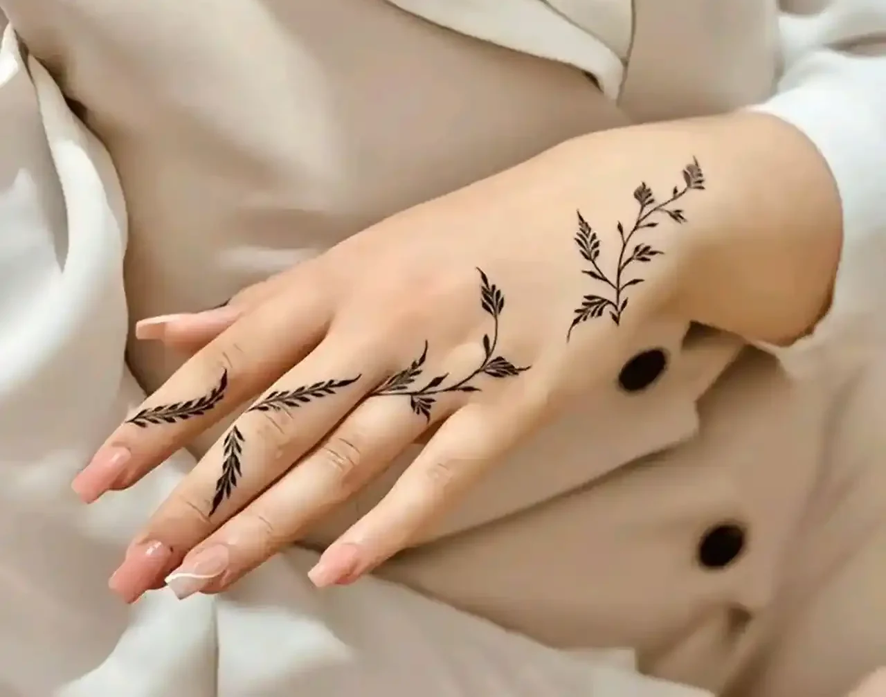 مدل حنا دست + زیباترین مدل های حنا دست پشت و رو بسیار زیبا و خوش طرح