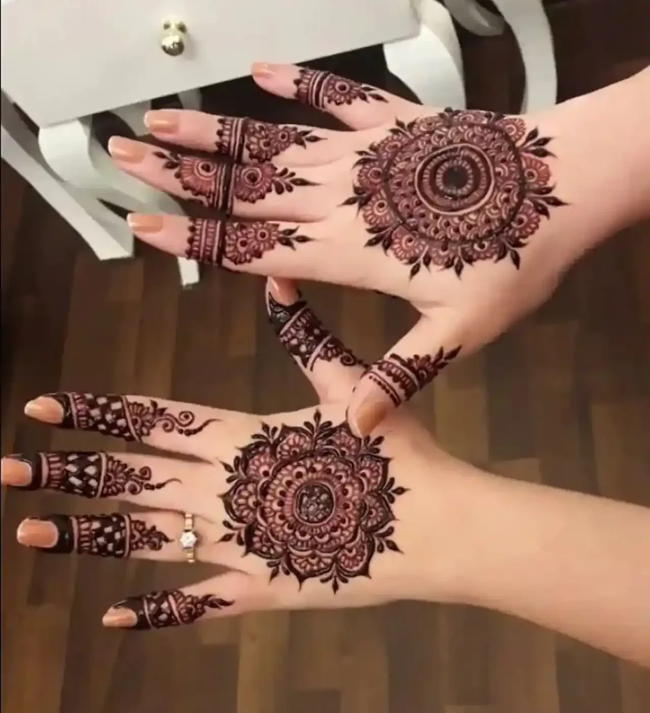 مدل حنا دست + زیباترین مدل های حنا دست پشت و رو بسیار زیبا و خوش طرح
