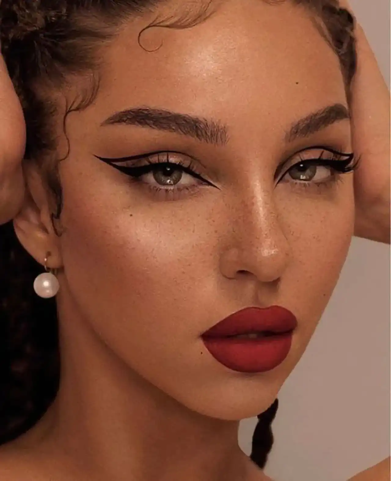 مدل خط چشم اسپرت + نمونه های جدید از خط چشم اسپرت زنانه و دخترانه