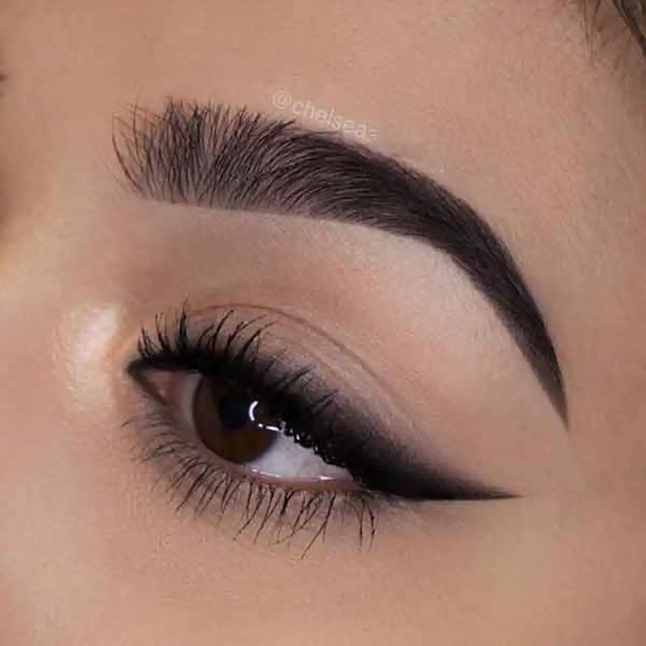 مدل خط چشم اسپرت + نمونه های جدید از خط چشم اسپرت زنانه و دخترانه