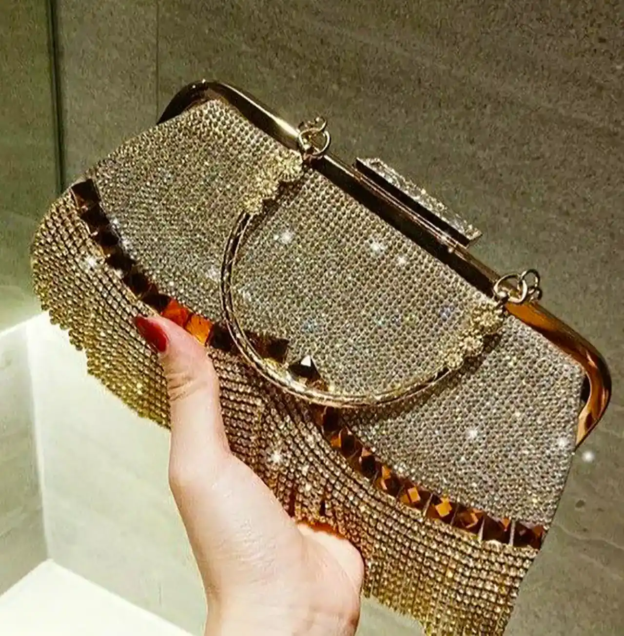 کیف مجلسی پر زرق و برق + باکلاس ترین و لاکچری ترین مدل های کیف مجلسی زنانه