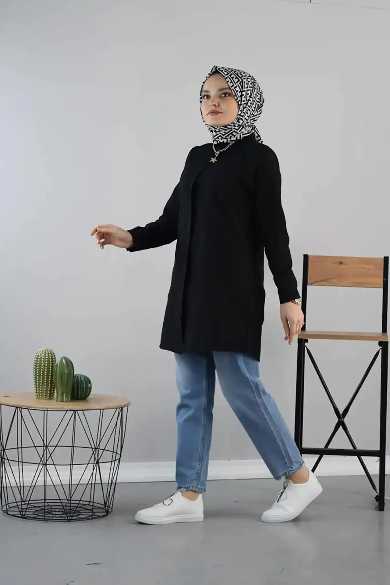 مدل مانتو مشکی + محبوب ترین نمونه های مدل مانتو مشکی ترند امسال