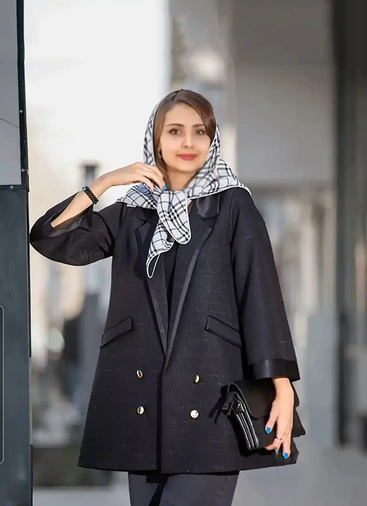 مدل مانتو مشکی + محبوب ترین نمونه های مدل مانتو مشکی ترند امسال
