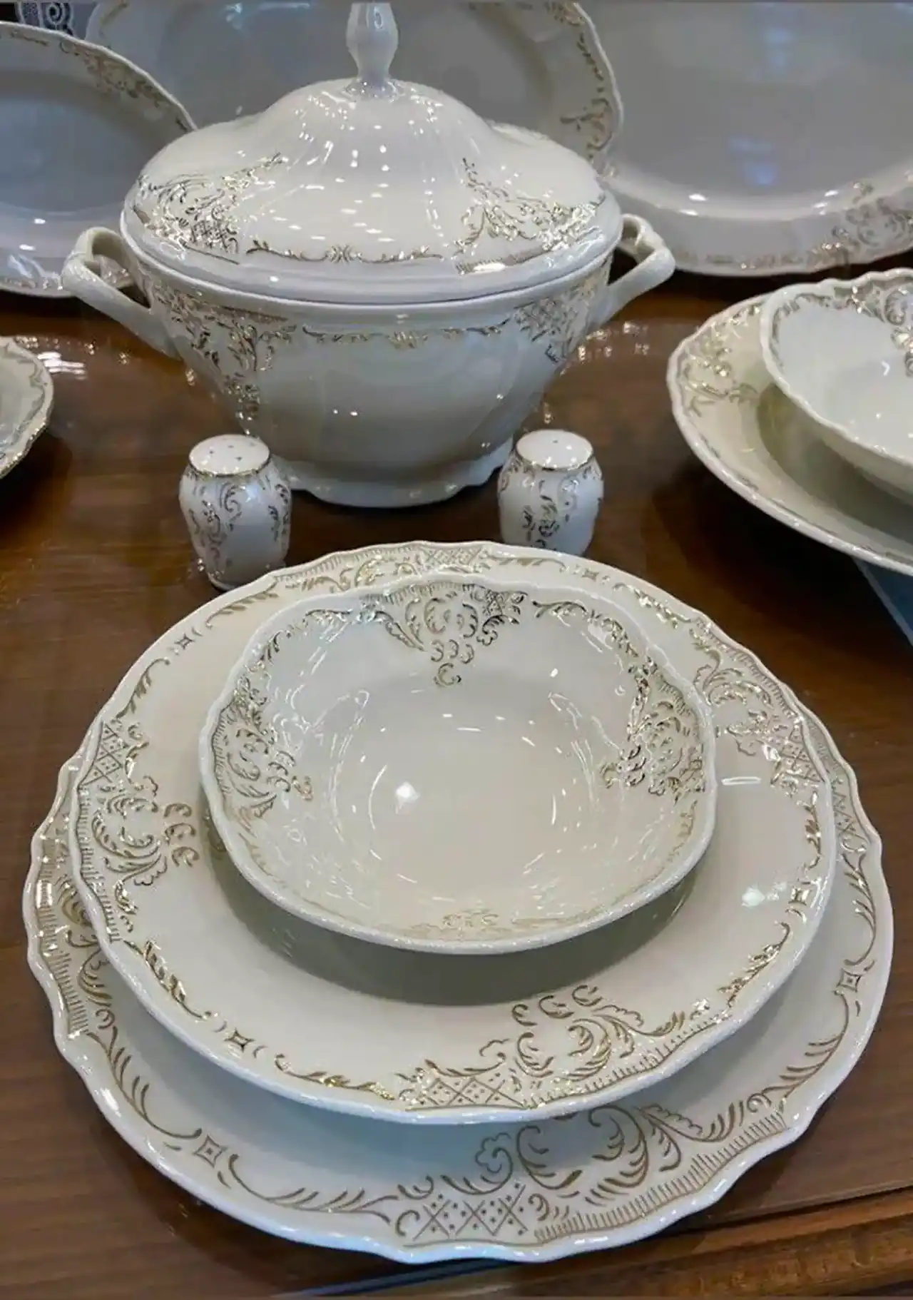مدل سرویس غذاخوری