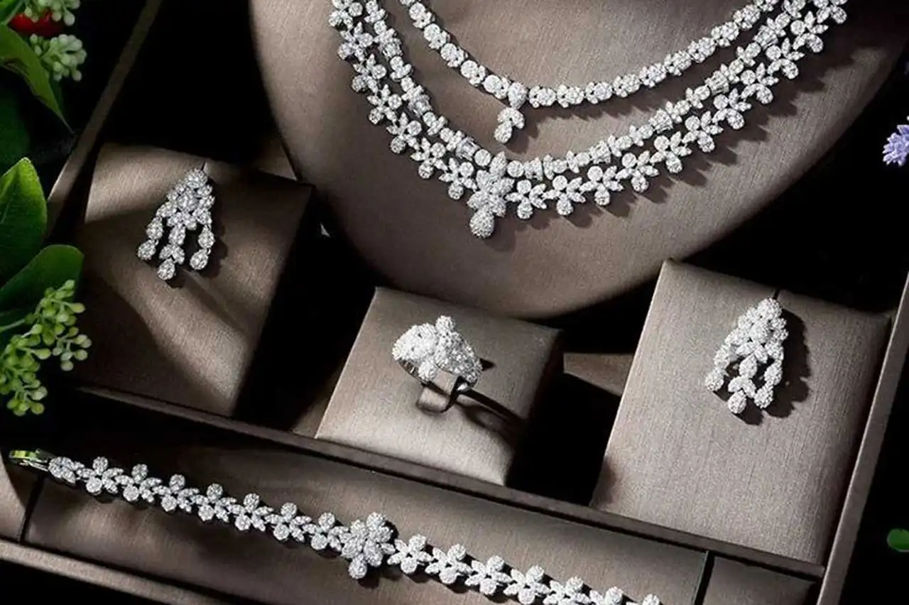 سرویس طلا درخشان و زیبا + شیک ترین ست سرویس طلا و جواهر انتخابی لوکس برای خانم های باکلاس