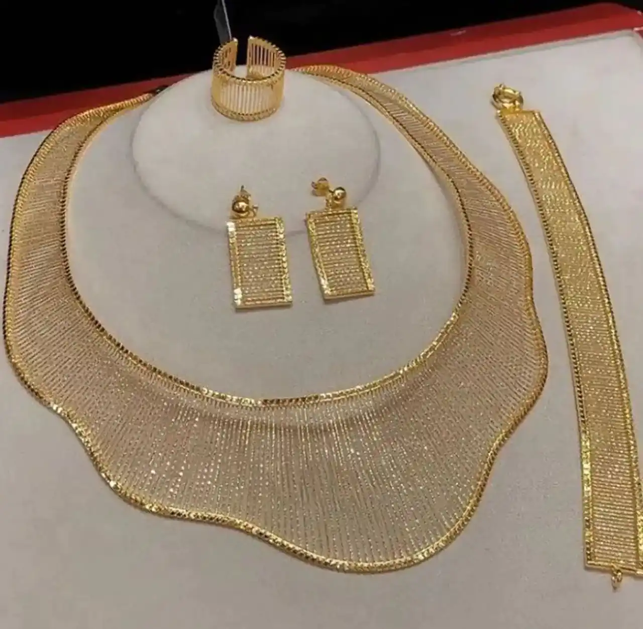 مدل سرویس طلا جدید + نمونه های جدیدترین مدل های سرویس طلا در شمال تهران