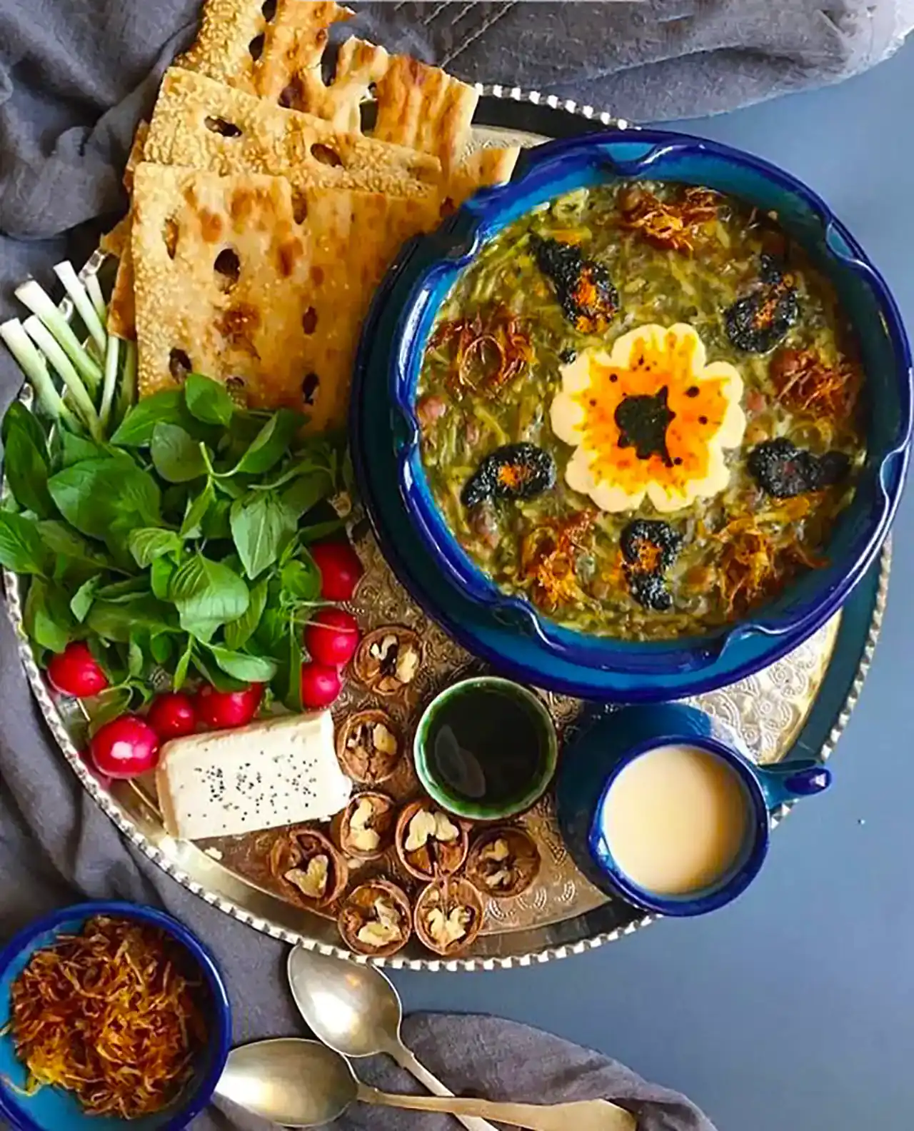 تزیین آش رشته + زیباترین نمونه های تزیین شده آش رشته سال 1404