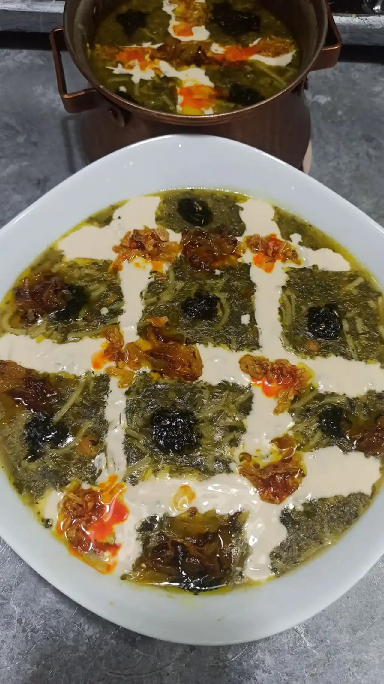 تزیین آش رشته + زیباترین نمونه های تزیین شده آش رشته سال 1404