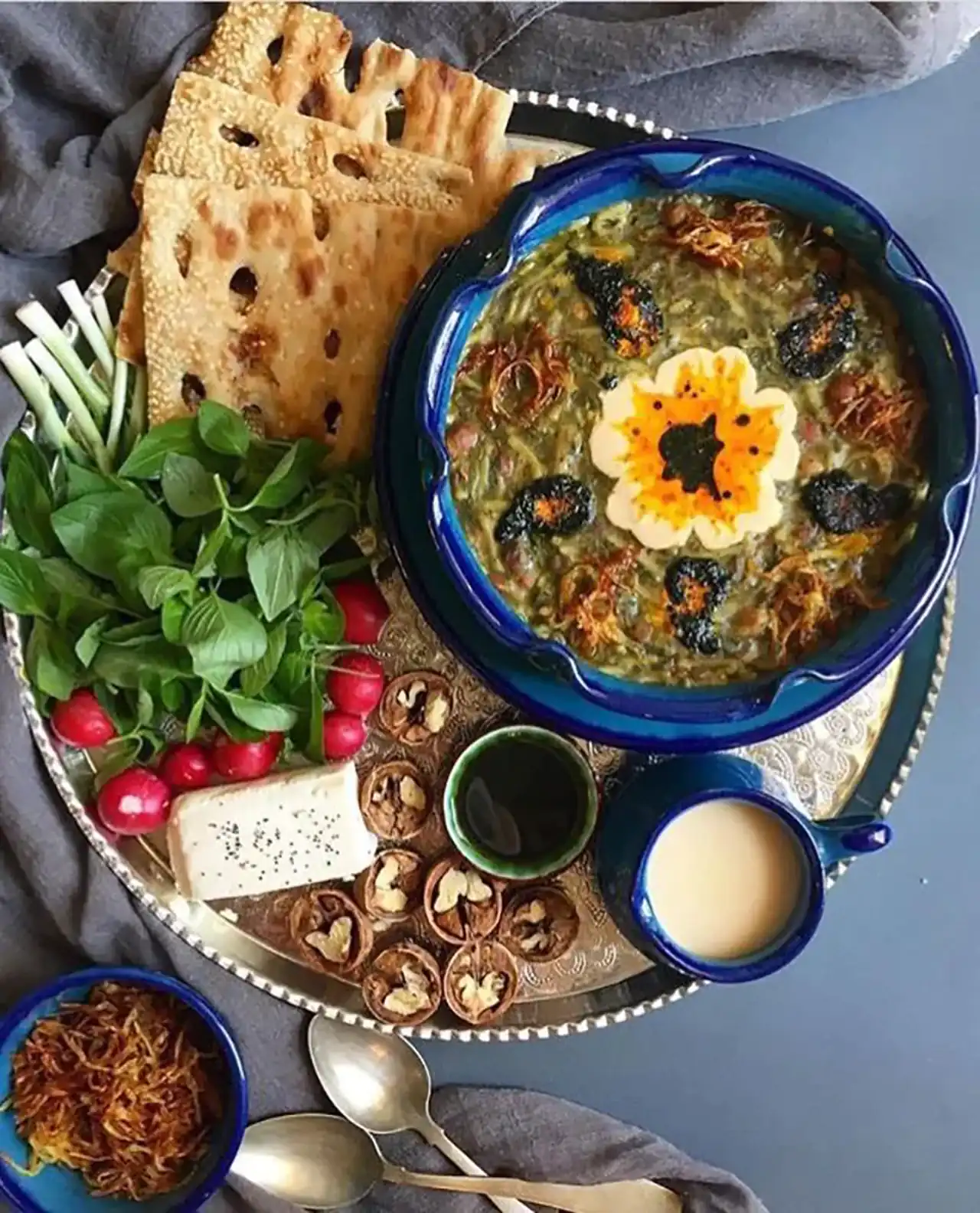 تزیین آش رشته + زیباترین نمونه های تزیین شده آش رشته سال 1404